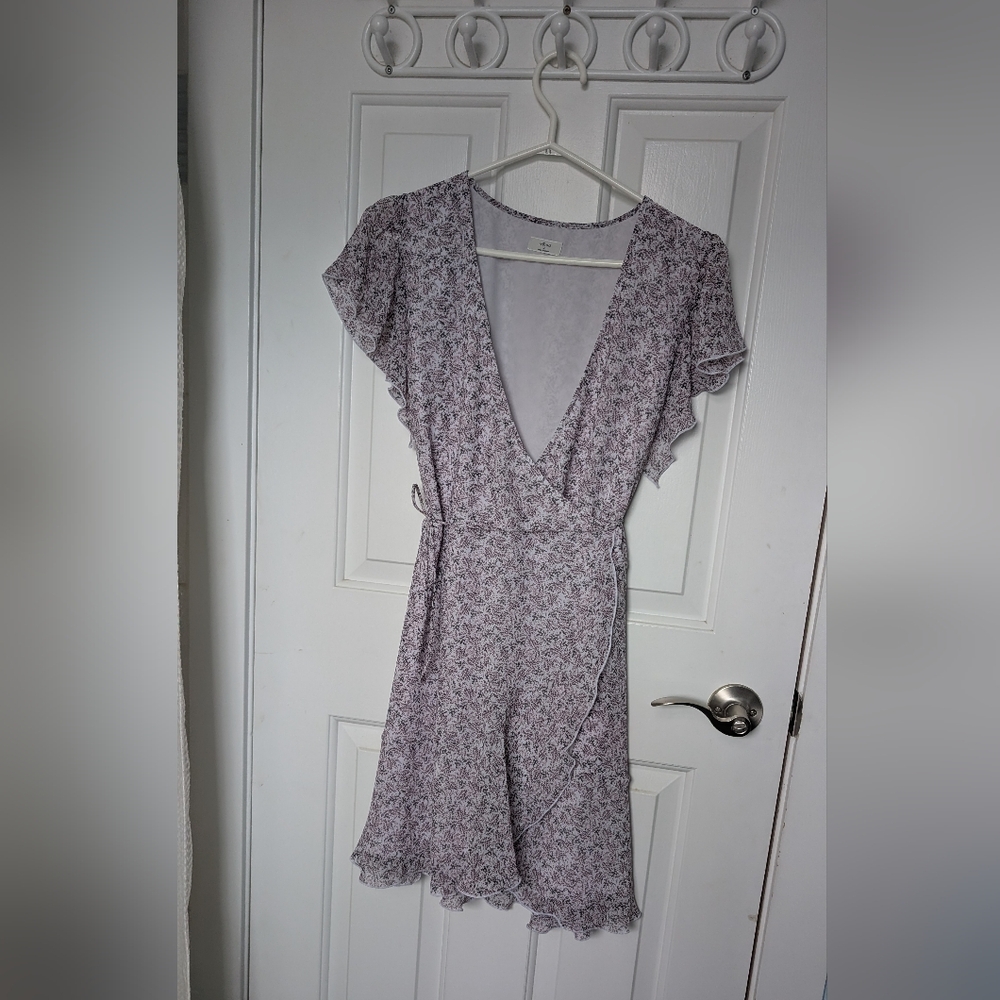 Wilfred | Lawn Wrap Mini Dress | Pink Floral Chiffon Ruffle | Size M | Aritzia - Picture 2 of 5